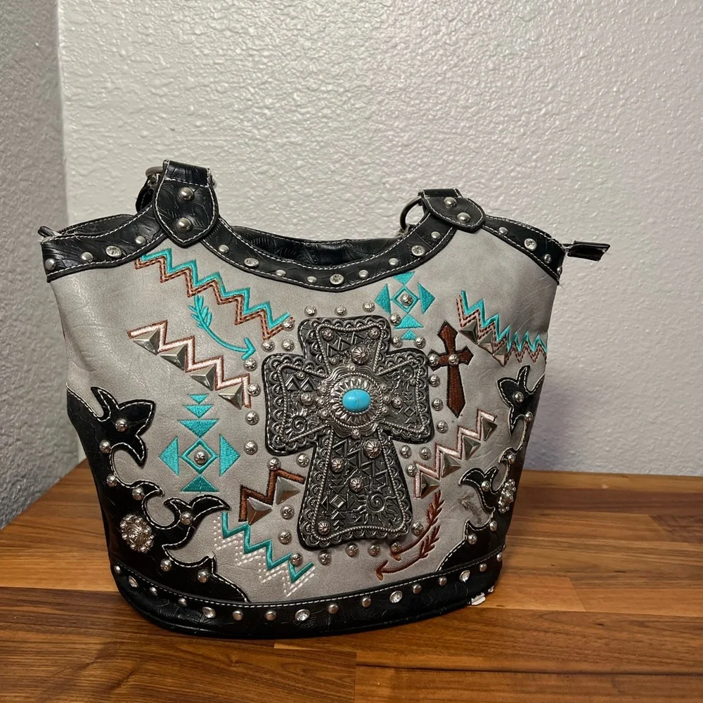 Elegant Black and Gray Embroidered Women's Shoulder Bag - Picture 3 of 12